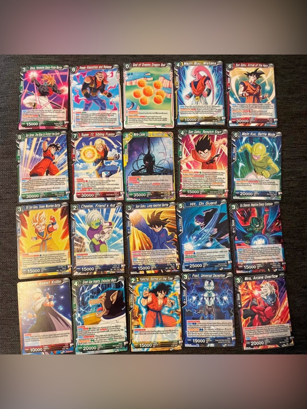 (17)100 dragon ball cards in perfect condition